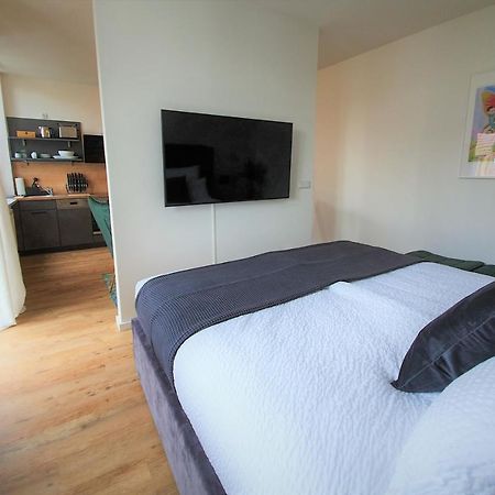 Pb Ferienwohnungen - Fewo 4 - Stilvoll Eingerichtetes Studio Im Herzen Senftenbergs Buitenkant foto