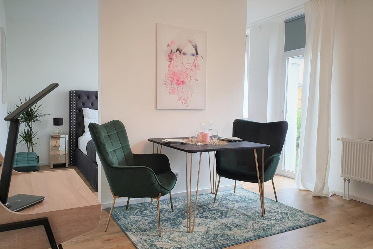 Pb Ferienwohnungen - Fewo 4 - Stilvoll Eingerichtetes Studio Im Herzen Senftenbergs Buitenkant foto