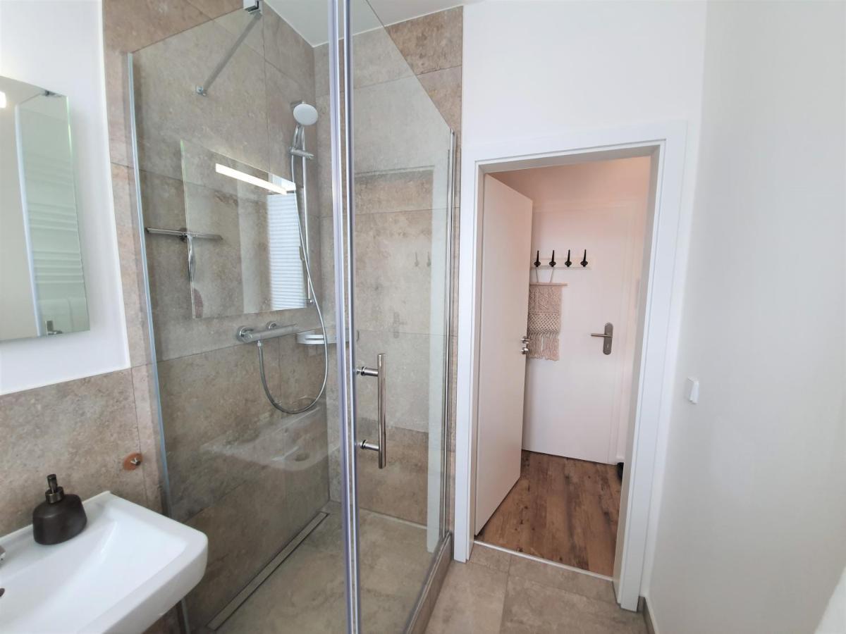 Pb Ferienwohnungen - Fewo 4 - Stilvoll Eingerichtetes Studio Im Herzen Senftenbergs Buitenkant foto